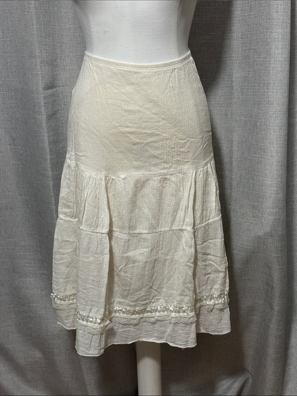 Gabi brand Skirt-Sz S-Pull on Style-Tiered with Underlay-Egg Shell Color-EUC